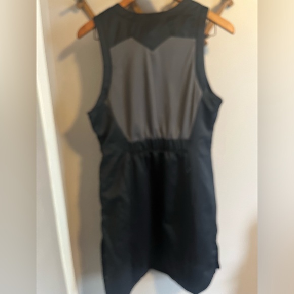 Air Jordan classic capsule dress in grey and black ladies large - Picture 10 of 10